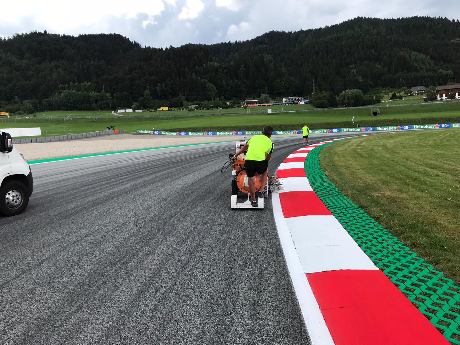 Line Marking Red Bull 2020