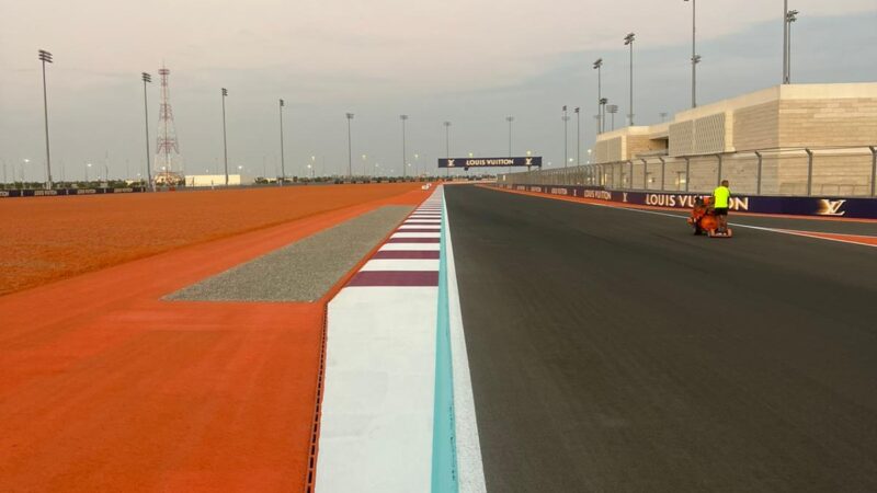 Qatar F1 circuit painting roadgrip