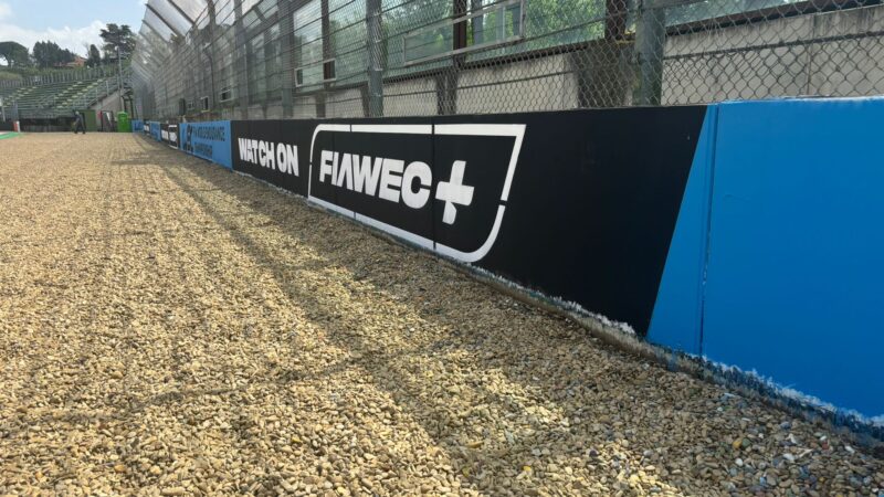 circuit walls painting roadgrip