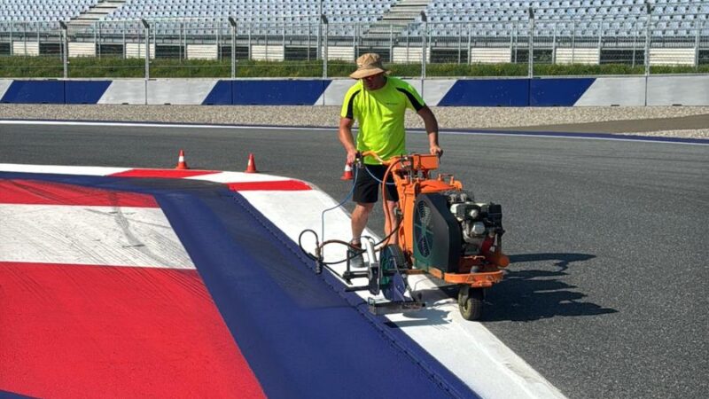 f1 track striping roadgrip