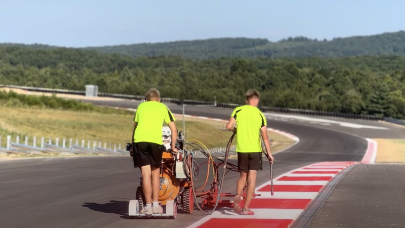 fia track painting team