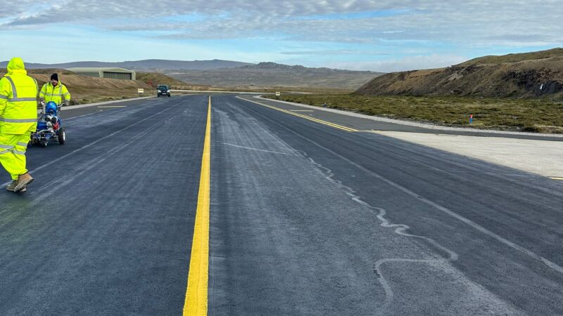 how to maintain airfield asphalt roadgrip