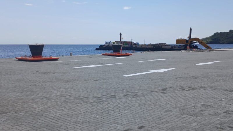 kingstown shipping port line marking roadgrip