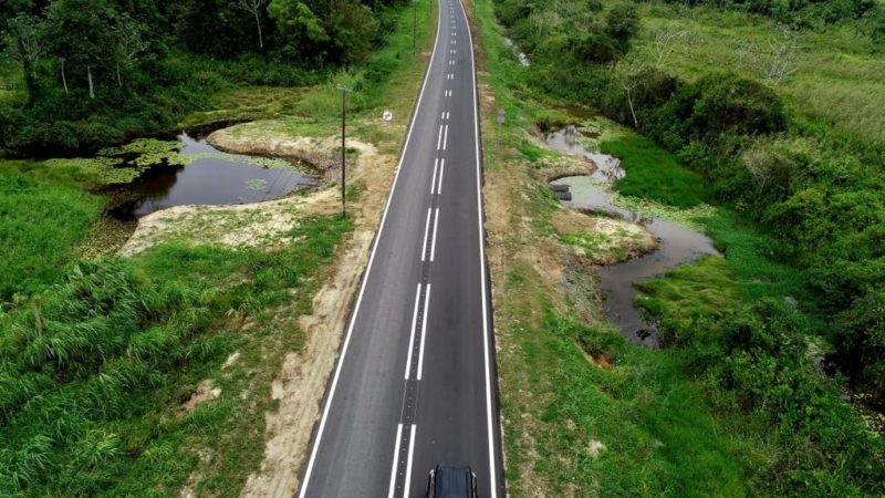line marking Suriname highway roadgrip