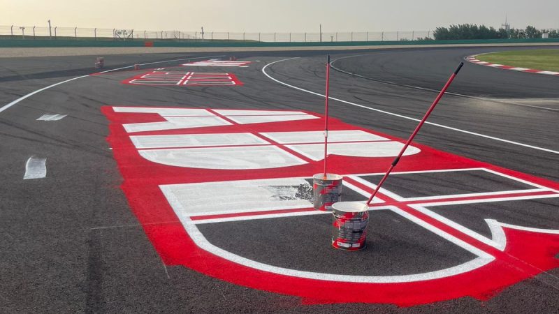 logo painting ground graphics roadgrip