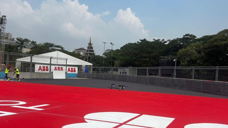 logo painting on the ground roadgrip