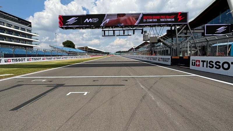 motogp circuit marking roadgrip