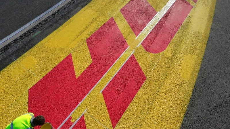 motorsport branding roadgrip painting