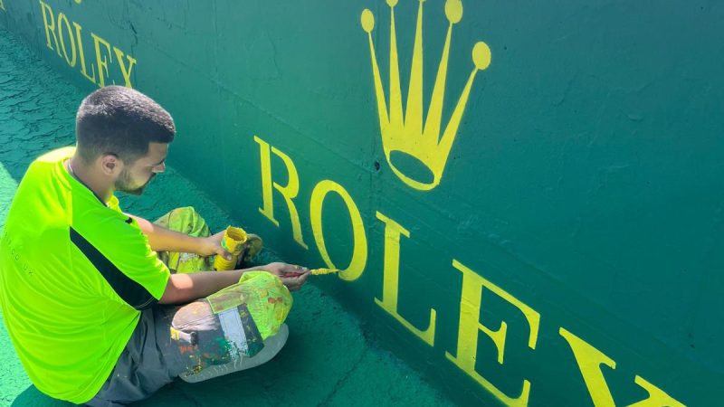 painting large scale logos roadgrip