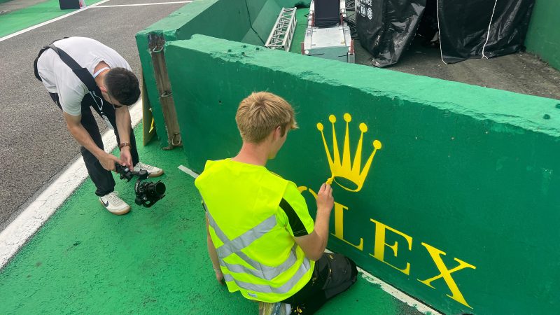 painting logos motorsport roadgrip