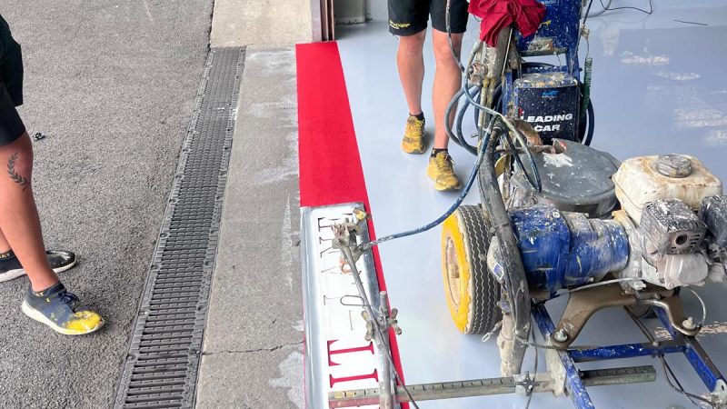 painting the pit lane in belgium roadgrip