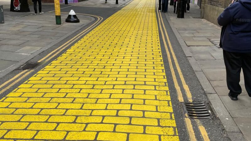 painting yellow brick lane roadgrip