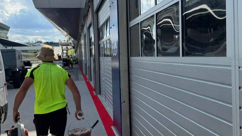 pit lane painting f1 austria