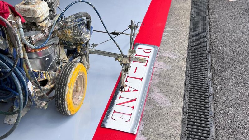 pit lane stencil painting roadgrip motorsport