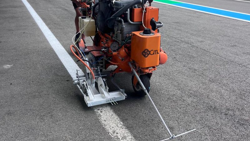pit lane white lines roadgrip