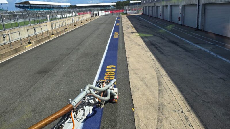 pitlane install and removal silverstone roadgrip