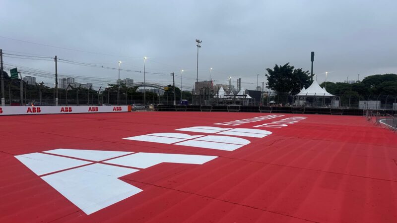 race circuit branding comapny roadgrip