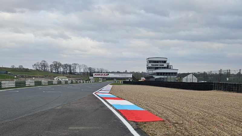racing circuit marking mallory park