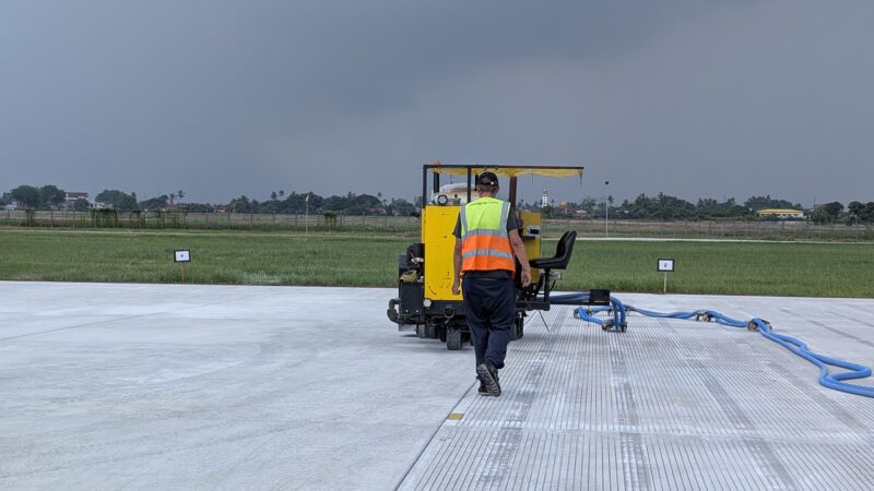 roadgrip airports runway grooving