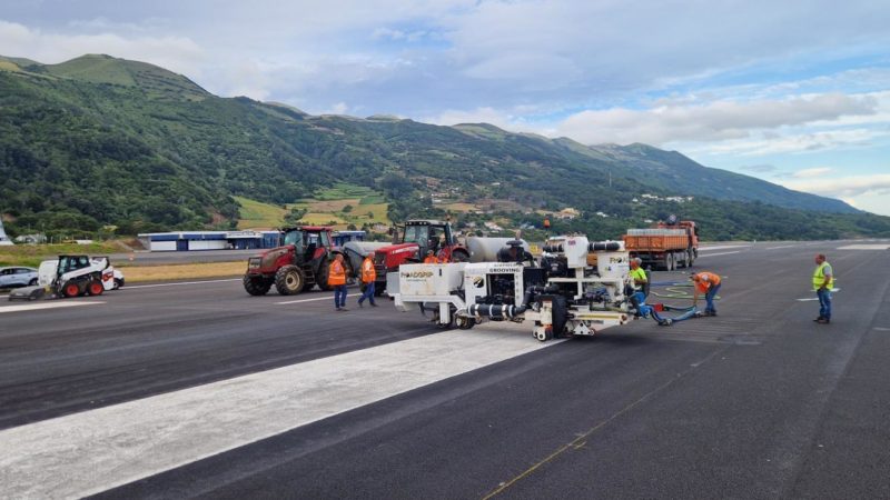 runway grooving azores