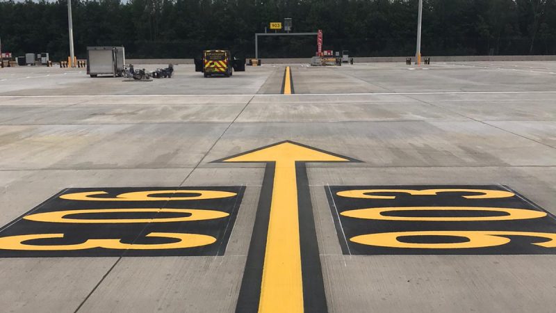 runway painting roadgrip