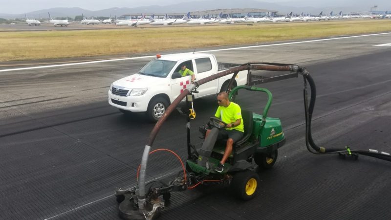 runway rubber removal