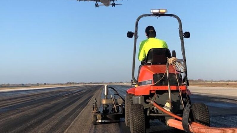 runway rubber removal