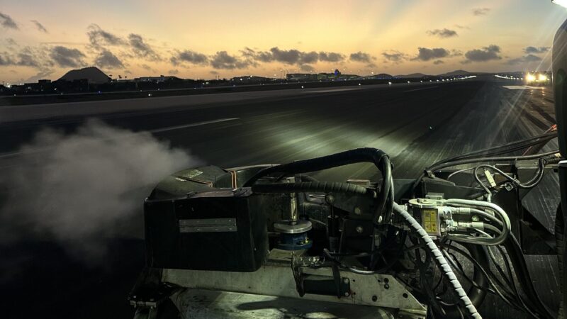 runway rubber removal aruba
