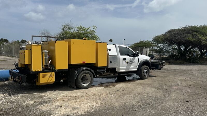 runway rubber removal machine
