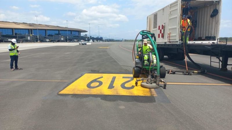 runway rubber removal roadgrip panama