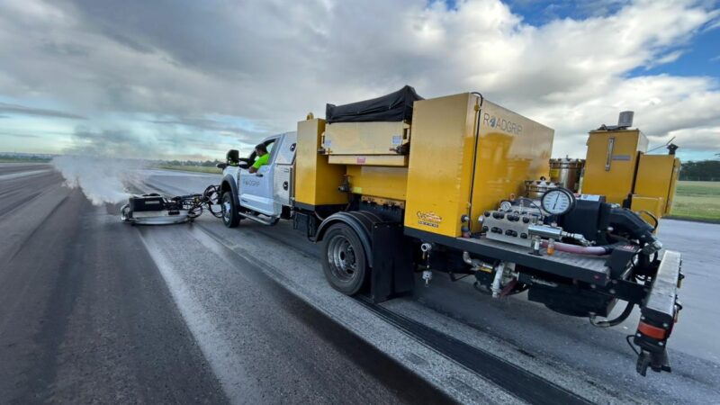 runway rubber removal water blasting roadgrip