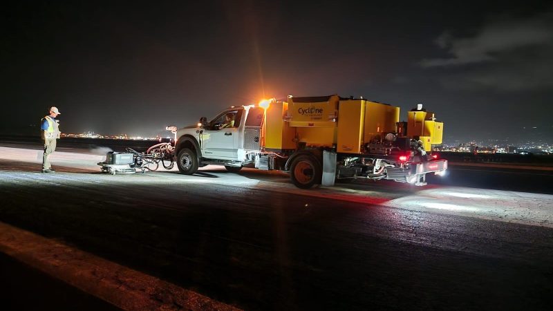 runway water blasting roadgrip