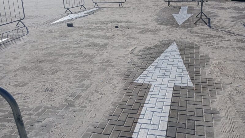 shipping port marking arrows