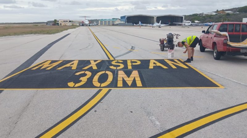 taxiway painting roadgrip curacao
