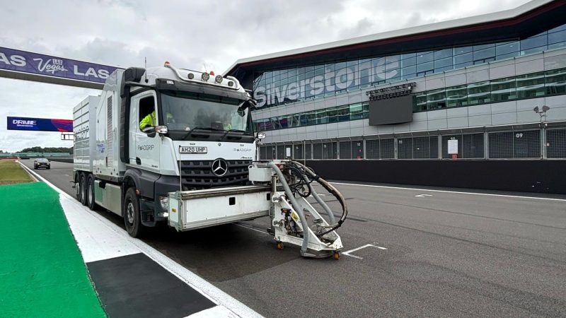 track cleaning silverstone roadgrip
