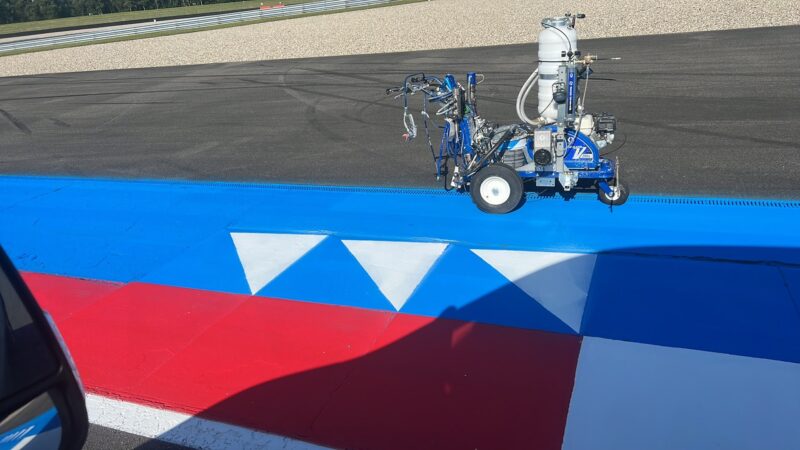 track marking assen