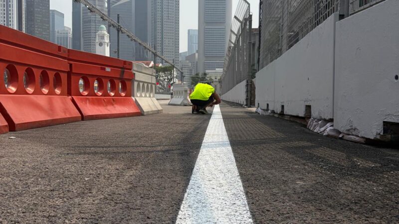 track marking singapore grand prix
