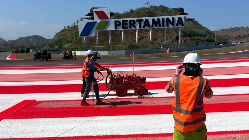 track painting training roadgrip lombok