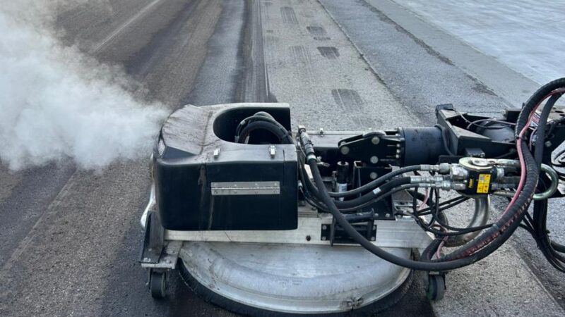 water blasting rubber from runways roagdgrip